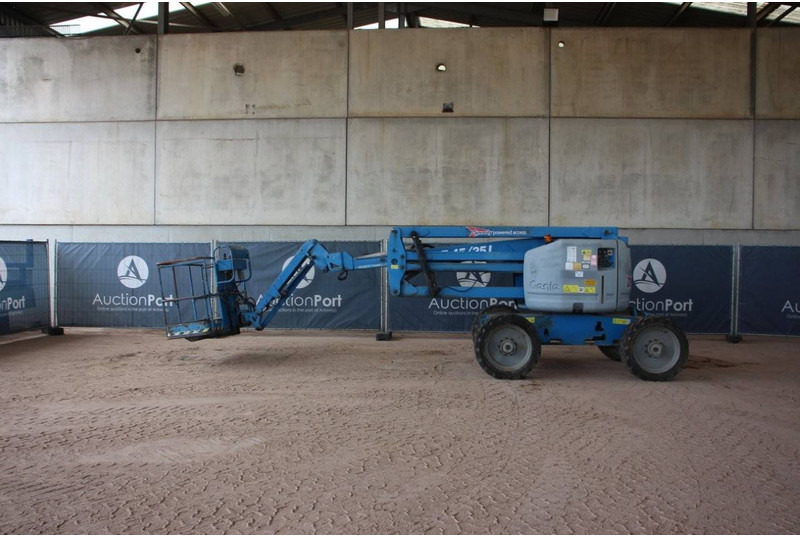 Genie Z-45/25J - זרוע מרפקי: תמונה 2 Genie Z-45/25J - זרוע מרפקי: תמונה 2
