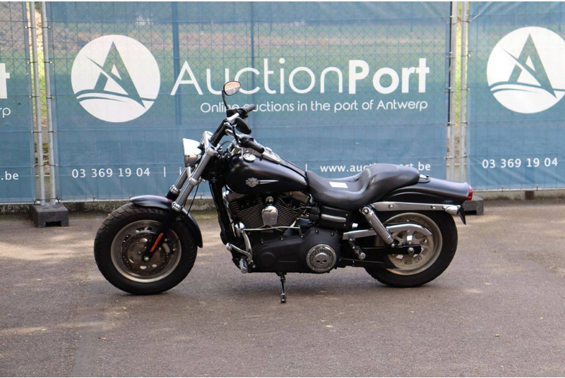 Harley-Davidson Dyna Fat Bob - אופנוע: תמונה 1 Harley-Davidson Dyna Fat Bob - אופנוע: תמונה 1