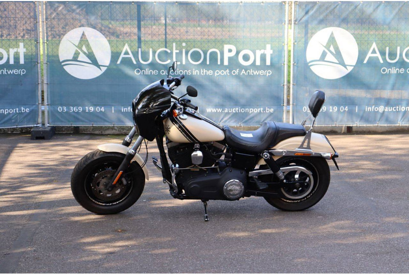 Harley-Davidson Dyna Fat Bob - אופנוע: תמונה 1 Harley-Davidson Dyna Fat Bob - אופנוע: תמונה 1