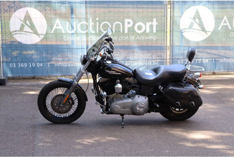 Harley-Davidson Dyna Street Bob - אופנוע: תמונה 1 Harley-Davidson Dyna Street Bob - אופנוע: תמונה 1