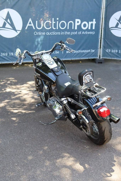 Harley-Davidson Dyna Super Glide - אופנוע: תמונה 5 Harley-Davidson Dyna Super Glide - אופנוע: תמונה 5