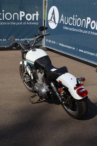 Harley-Davidson SPORTSTER XL883 SUPER LOW - אופנוע: תמונה 4 Harley-Davidson SPORTSTER XL883 SUPER LOW - אופנוע: תמונה 4
