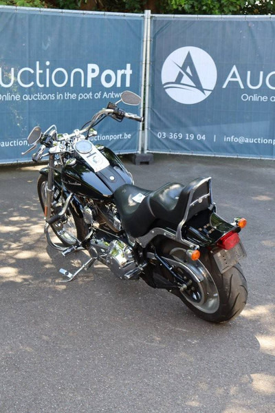 Harley-Davidson Softail Custom - אופנוע: תמונה 4 Harley-Davidson Softail Custom - אופנוע: תמונה 4