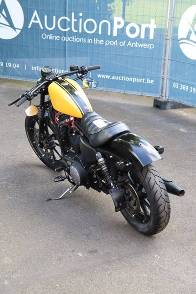 Harley-Davidson Sporster XL 883 Iron - אופנוע: תמונה 4 Harley-Davidson Sporster XL 883 Iron - אופנוע: תמונה 4