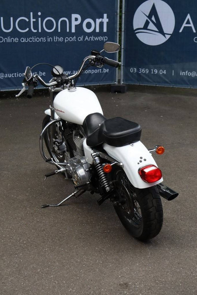 Harley-Davidson Sporster XL883 - אופנוע: תמונה 4 Harley-Davidson Sporster XL883 - אופנוע: תמונה 4
