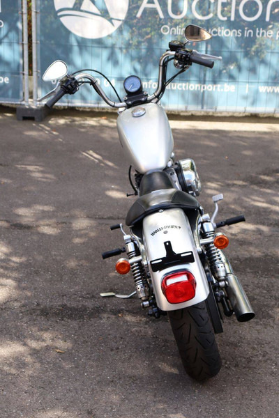 Harley-Davidson Sportster XL 883 Roadster - אופנוע: תמונה 5 Harley-Davidson Sportster XL 883 Roadster - אופנוע: תמונה 5