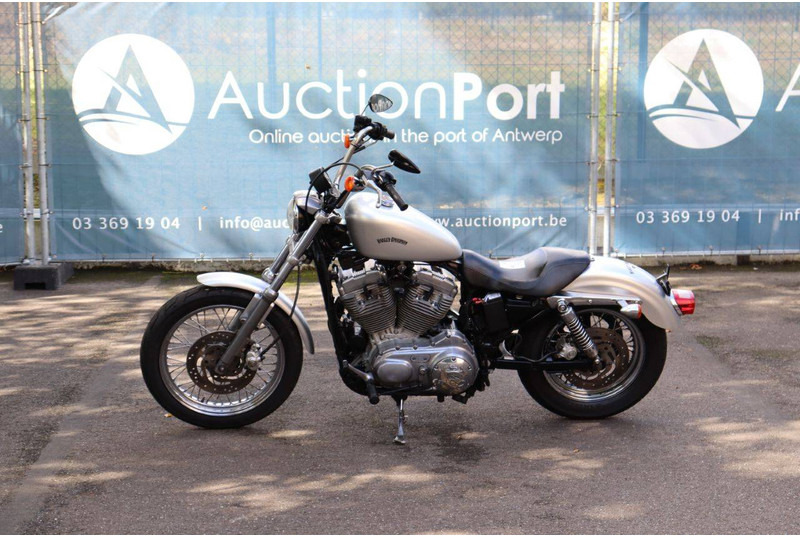Harley-Davidson Sportster XL 883 Roadster - אופנוע: תמונה 1 Harley-Davidson Sportster XL 883 Roadster - אופנוע: תמונה 1