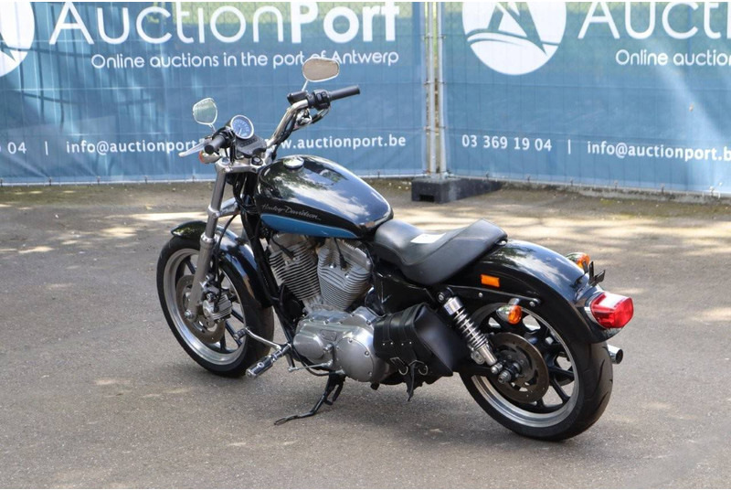 Harley-Davidson Sportster XL883 - אופנוע: תמונה 3 Harley-Davidson Sportster XL883 - אופנוע: תמונה 3