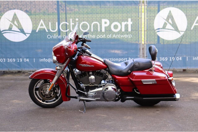 Harley-Davidson Street Glide Touring - אופנוע: תמונה 2 Harley-Davidson Street Glide Touring - אופנוע: תמונה 2