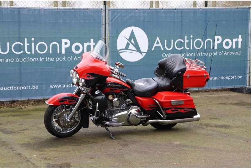 אופנוע Harley-Davidson Ultra Classic CVO: תמונה 9