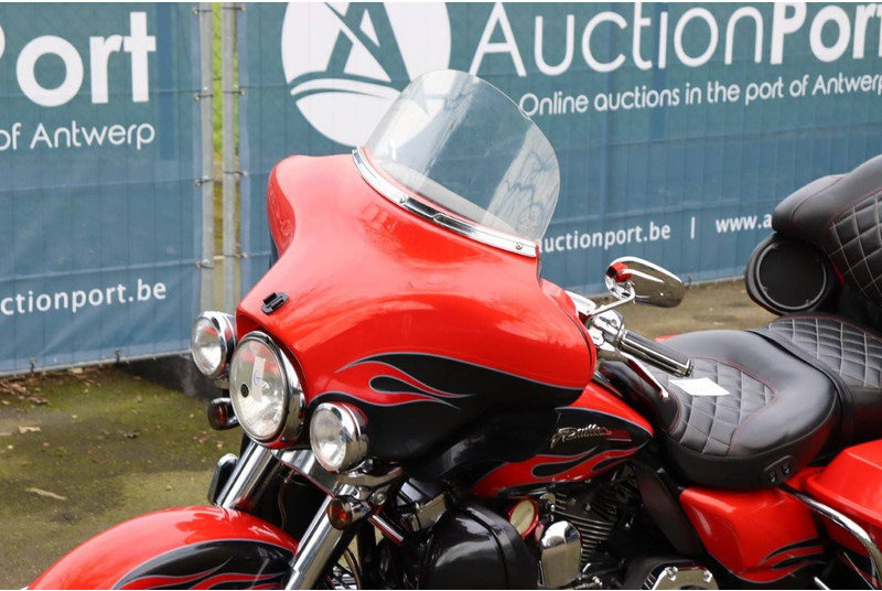 אופנוע Harley-Davidson Ultra Classic CVO: תמונה 11