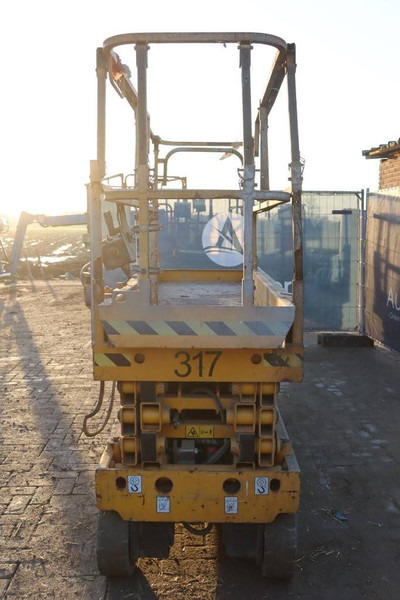 Haulotte COMPACT 10N - מעלית מספריים: תמונה 4 Haulotte COMPACT 10N - מעלית מספריים: תמונה 4