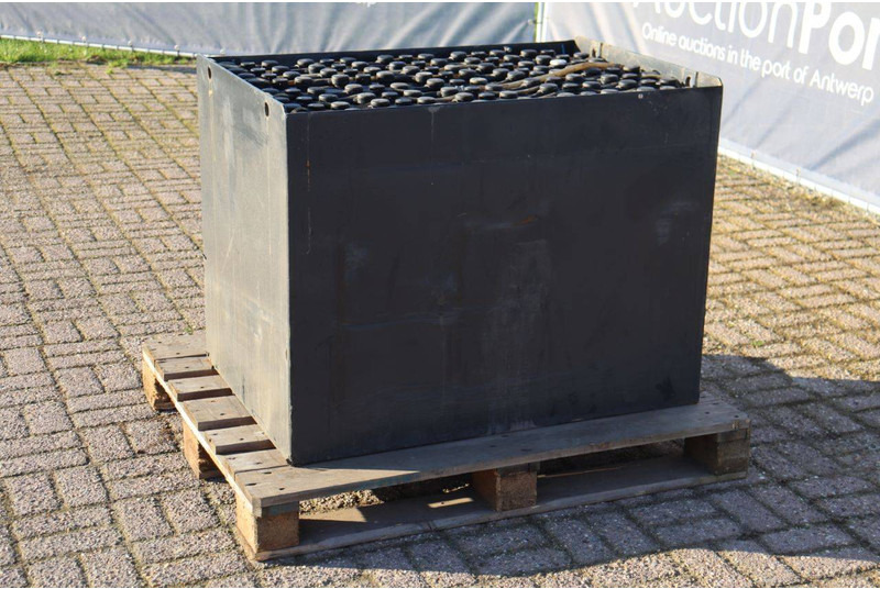 Hawker 80V 4 PZS 620 - מצבר: תמונה 4 Hawker 80V 4 PZS 620 - מצבר: תמונה 4