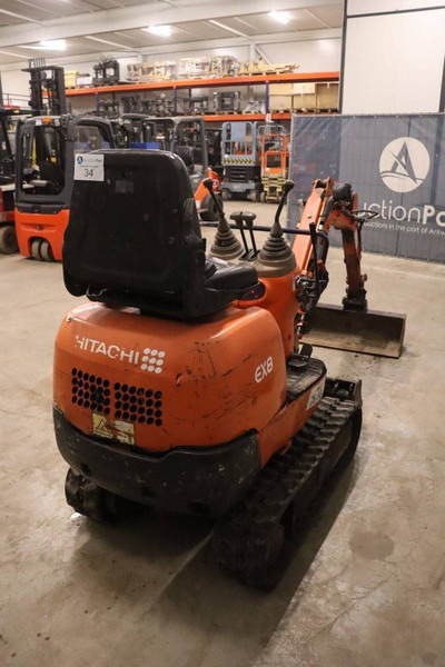 Hitachi EX8-2B - מיני מחפר: תמונה 5 Hitachi EX8-2B - מיני מחפר: תמונה 5