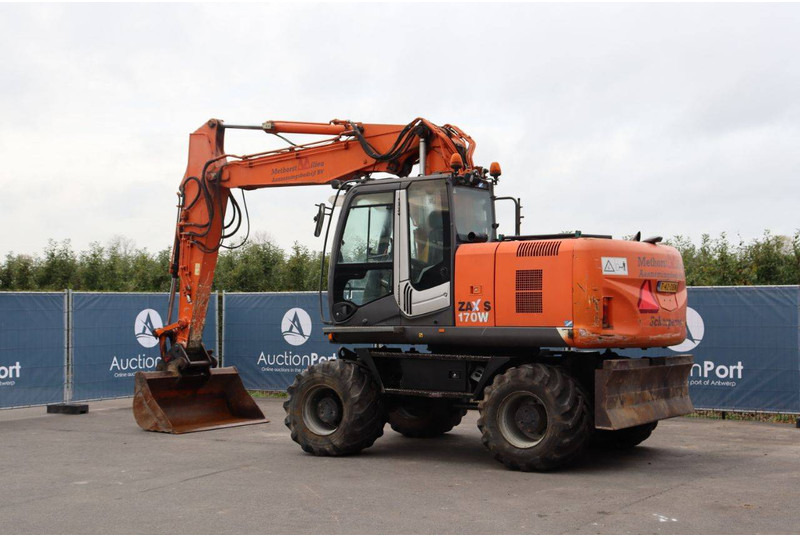Hitachi ZX170W-3 - מחפר גלגלים: תמונה 4 Hitachi ZX170W-3 - מחפר גלגלים: תמונה 4