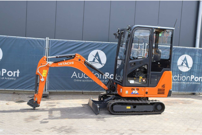 Hitachi ZX19-6 CR - מיני מחפר: תמונה 1 Hitachi ZX19-6 CR - מיני מחפר: תמונה 1