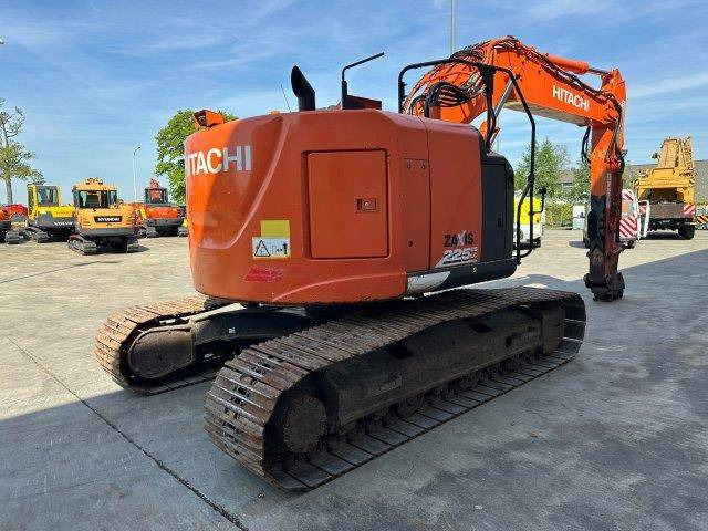 Hitachi ZX225USLC-6 - מחפר סורק: תמונה 4 Hitachi ZX225USLC-6 - מחפר סורק: תמונה 4
