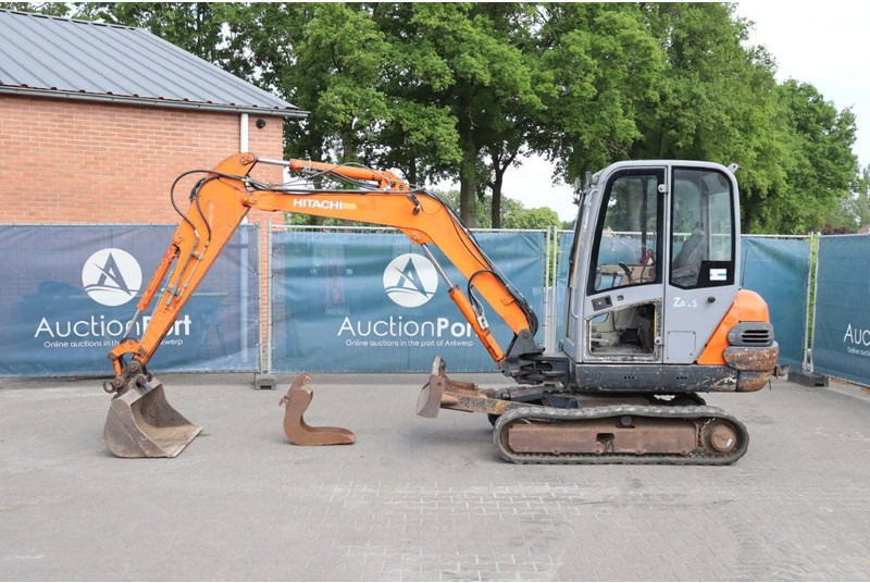 Hitachi ZX35 - מחפר סורק: תמונה 2 Hitachi ZX35 - מחפר סורק: תמונה 2