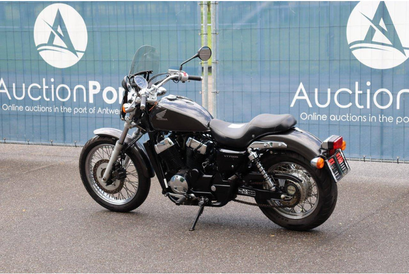 Honda VT750 - אופנוע: תמונה 3 Honda VT750 - אופנוע: תמונה 3