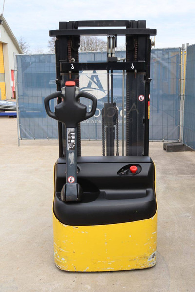 Hyundai 10 LS-7 - מערים: תמונה 5 Hyundai 10 LS-7 - מערים: תמונה 5