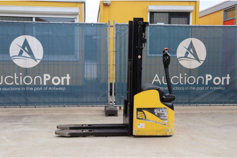 Hyundai 10 LS-7 - מערים: תמונה 1 Hyundai 10 LS-7 - מערים: תמונה 1