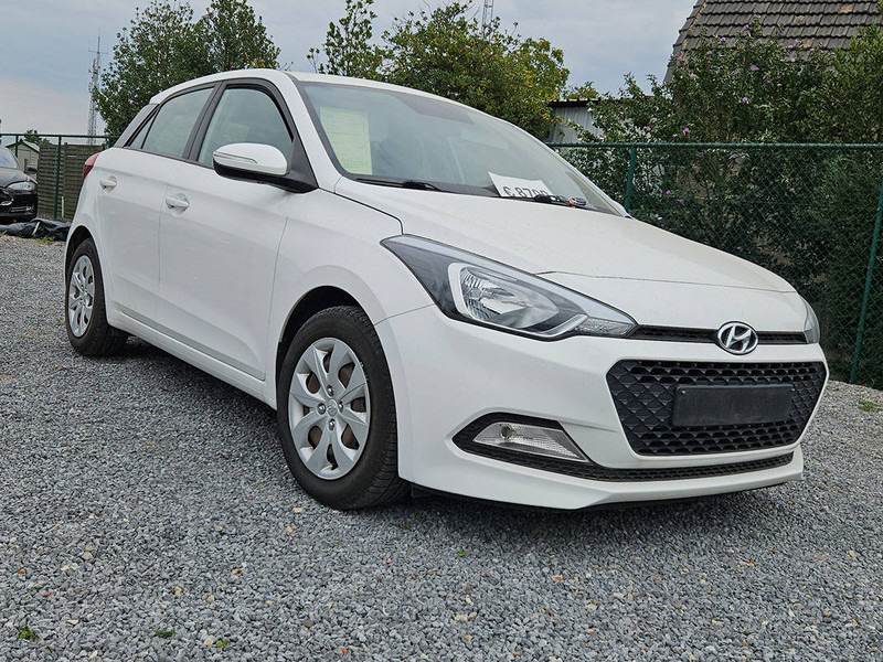Hyundai i20 1.2 - סדאן: תמונה 4 Hyundai i20 1.2 - סדאן: תמונה 4