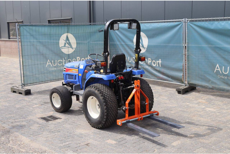 Iseki TM 3240 - טרקטור חקלאי: תמונה 4 Iseki TM 3240 - טרקטור חקלאי: תמונה 4