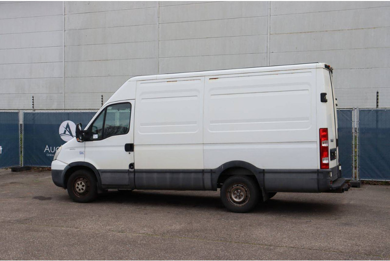 Iveco Daily 35S13 - כלי רכב מסחרי עם לוח: תמונה 4 Iveco Daily 35S13 - כלי רכב מסחרי עם לוח: תמונה 4