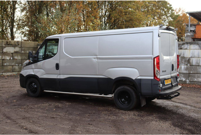 Iveco Daily 40C21 - כלי רכב מסחרי עם לוח: תמונה 3 Iveco Daily 40C21 - כלי רכב מסחרי עם לוח: תמונה 3