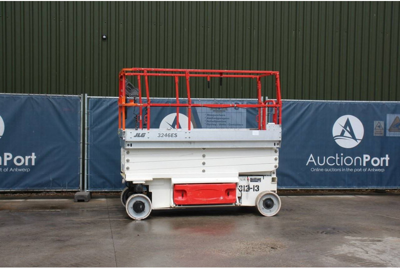 JLG 3246ES - מעלית מספריים: תמונה 1 JLG 3246ES - מעלית מספריים: תמונה 1