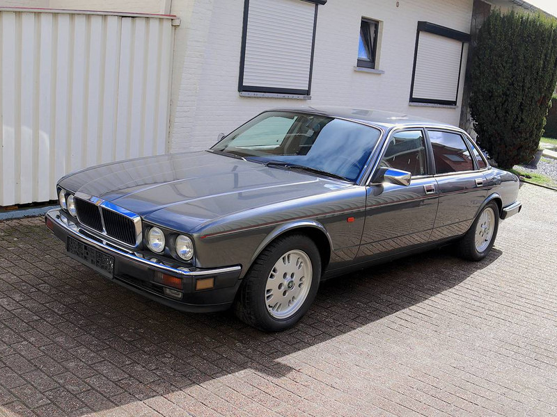 Jaguar XJ-12 - סדאן: תמונה 2 Jaguar XJ-12 - סדאן: תמונה 2