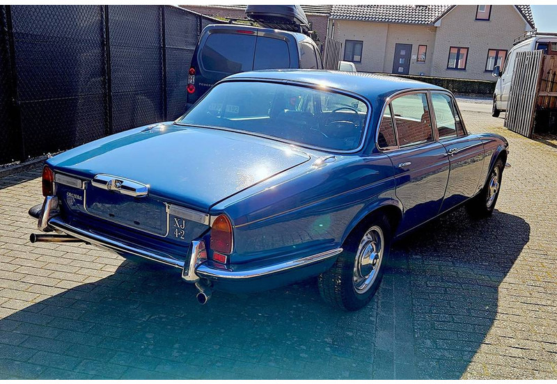 Jaguar XJ 4.2 Manual 4-Speed Overdrive - סדאן: תמונה 3 Jaguar XJ 4.2 Manual 4-Speed Overdrive - סדאן: תמונה 3
