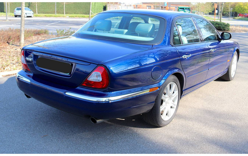 Jaguar XJ (X350) 6 _ 3.0 Sport - סדאן: תמונה 3 Jaguar XJ (X350) 6 _ 3.0 Sport - סדאן: תמונה 3