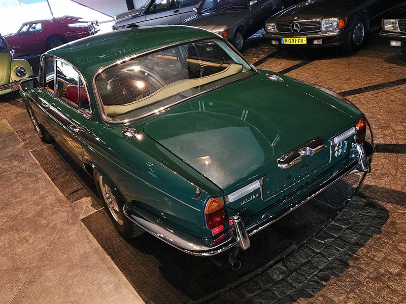 Jaguar XJ (series II) 4.2 Automatic - סדאן: תמונה 4 Jaguar XJ (series II) 4.2 Automatic - סדאן: תמונה 4