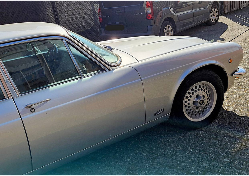 Jaguar XJ (series II) 6 Automatic - סדאן: תמונה 5 Jaguar XJ (series II) 6 Automatic - סדאן: תמונה 5