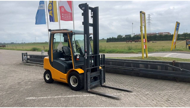 Jungheinrich TFG 430 - מלגזת LPG: תמונה 2 Jungheinrich TFG 430 - מלגזת LPG: תמונה 2