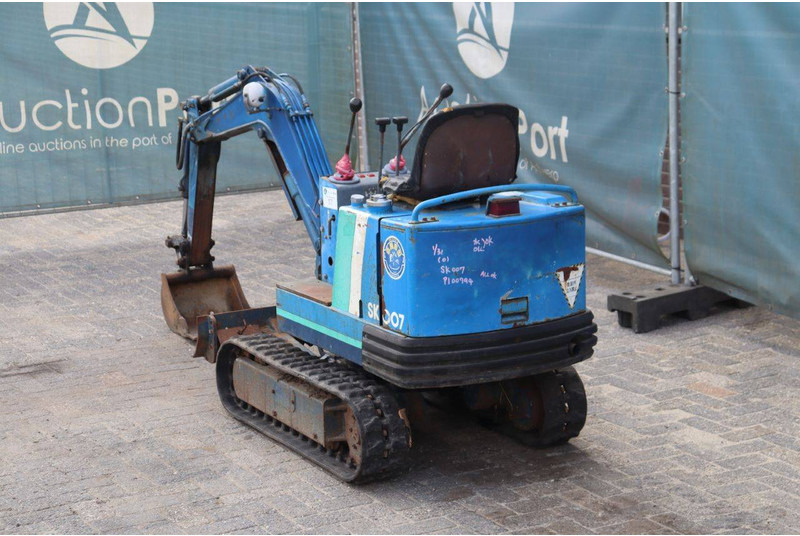 Kobelco SK007 - מיני מחפר: תמונה 4 Kobelco SK007 - מיני מחפר: תמונה 4