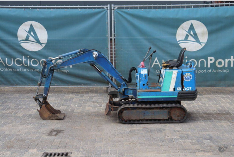 Kobelco SK007 - מיני מחפר: תמונה 2 Kobelco SK007 - מיני מחפר: תמונה 2