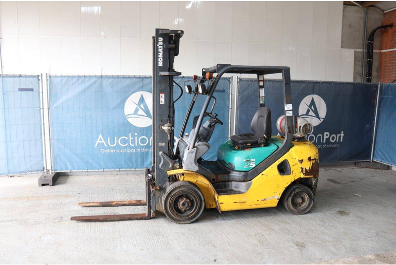 Komatsu FG25HT-16R - מלגזת LPG: תמונה 1 Komatsu FG25HT-16R - מלגזת LPG: תמונה 1