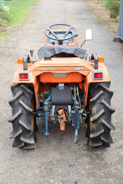 Kubota B1-14 Bulltra - טרקטור חקלאי: תמונה 5 Kubota B1-14 Bulltra - טרקטור חקלאי: תמונה 5