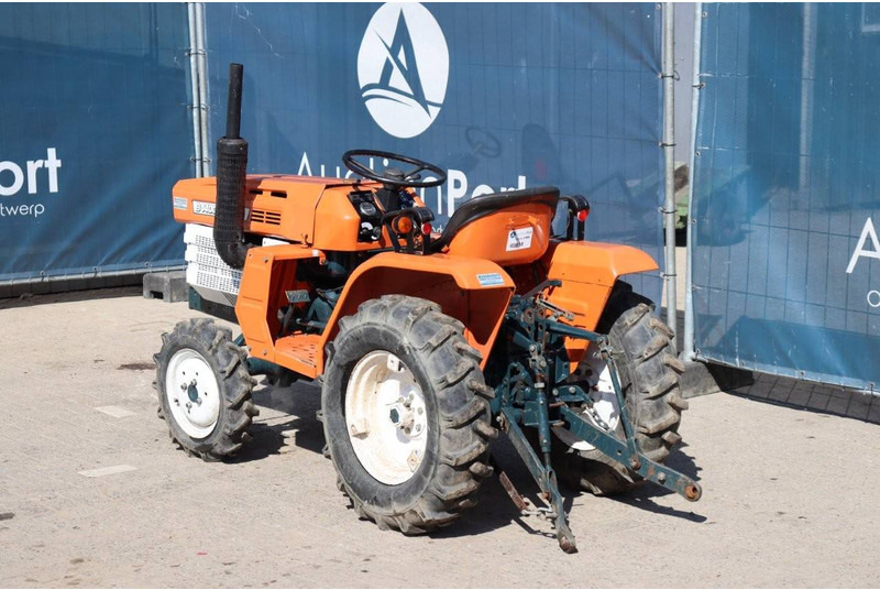 Kubota B1400 - טרקטור חקלאי: תמונה 3 Kubota B1400 - טרקטור חקלאי: תמונה 3