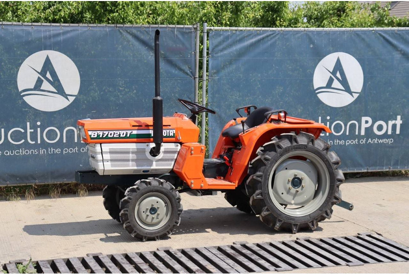 Kubota B1702DT - טרקטור חקלאי: תמונה 1 Kubota B1702DT - טרקטור חקלאי: תמונה 1