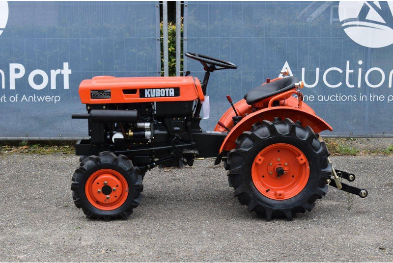 Kubota B5000 - טרקטור חקלאי: תמונה 2 Kubota B5000 - טרקטור חקלאי: תמונה 2