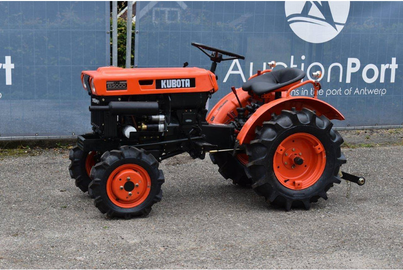 Kubota B5000 - טרקטור חקלאי: תמונה 1 Kubota B5000 - טרקטור חקלאי: תמונה 1