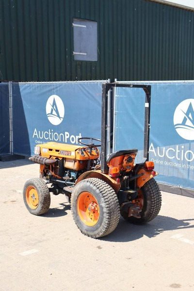 Kubota B6100 D - טרקטור חקלאי: תמונה 3 Kubota B6100 D - טרקטור חקלאי: תמונה 3