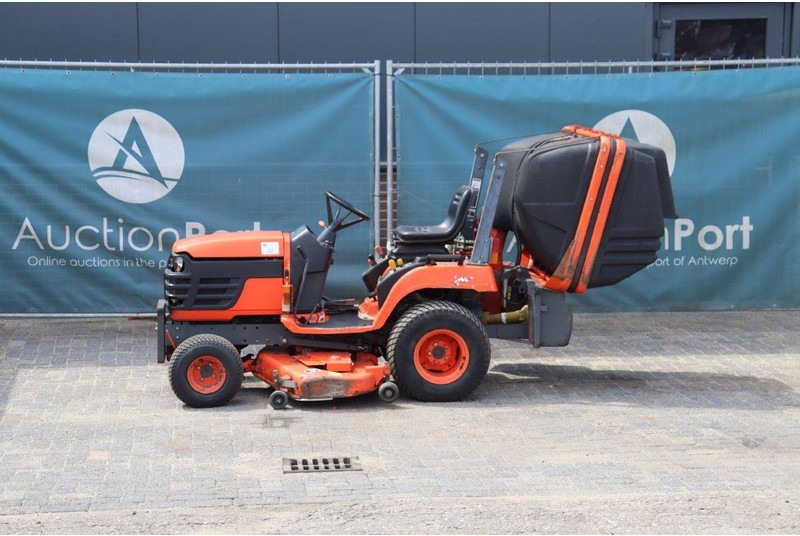 Kubota BX2200D - מכסחת גינה: תמונה 1 Kubota BX2200D - מכסחת גינה: תמונה 1