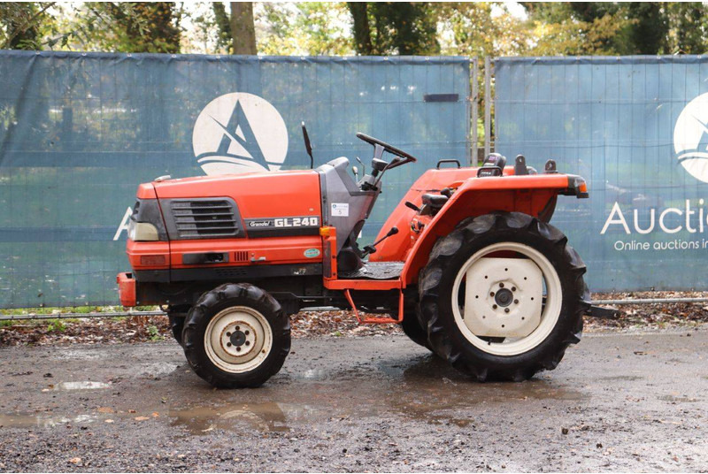 Kubota GL240 - טרקטור חקלאי: תמונה 1 Kubota GL240 - טרקטור חקלאי: תמונה 1