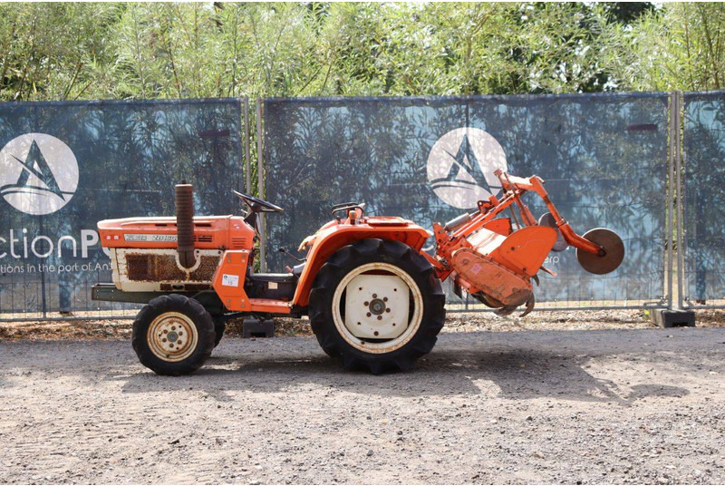 Kubota ZB1600 - טרקטור חקלאי: תמונה 2 Kubota ZB1600 - טרקטור חקלאי: תמונה 2