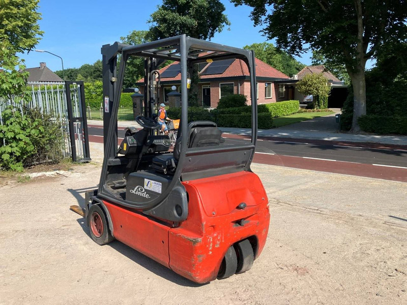 Linde E16C-02 - מלגזה חשמלית: תמונה 3 Linde E16C-02 - מלגזה חשמלית: תמונה 3