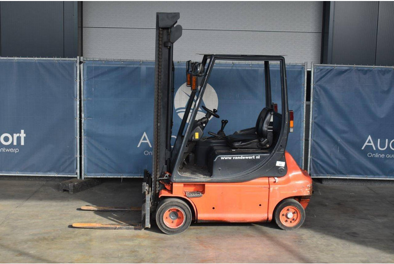 Linde E20P - מלגזה חשמלית: תמונה 2 Linde E20P - מלגזה חשמלית: תמונה 2